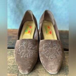 Vintage Souliers chocolate brown leather heeled loafers 8.5